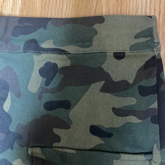 Windsor Chico/S Super Cute with 5 button front closure - Picture 5 of 10